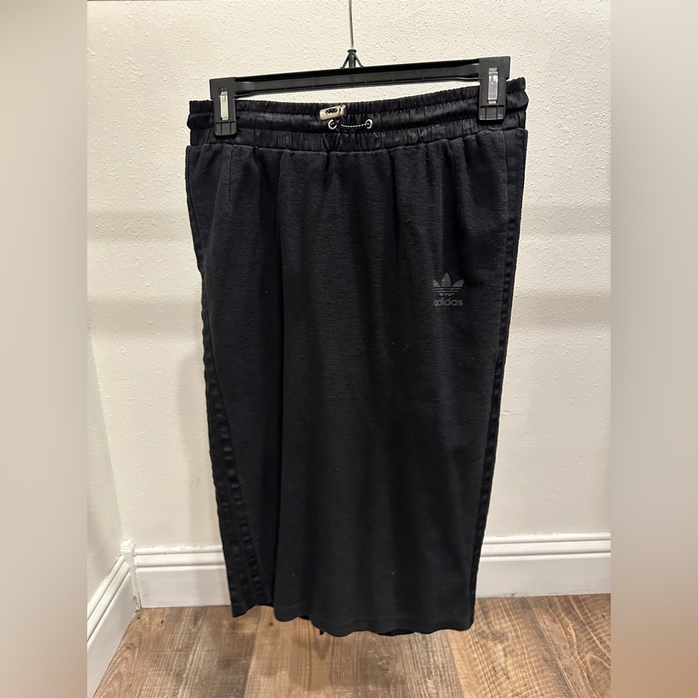 Adidas Size Medium Black Elastic Waistband
Slip-on Cotton Knit Long Midi Skirt